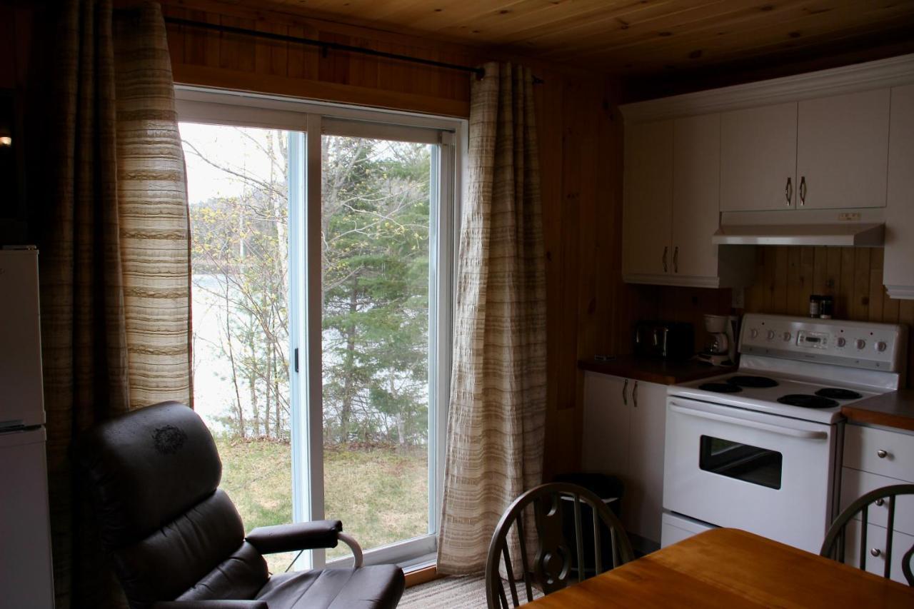Chalet Au Bord Du St-Maurice La Tuque Exterior foto
